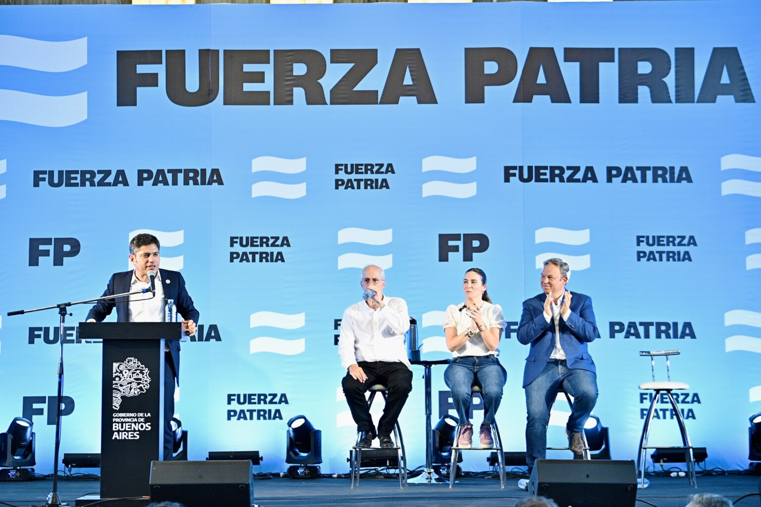 Axel Kicillof cerró la campaña de Fuerza Patria “El 26 de octubre le ...