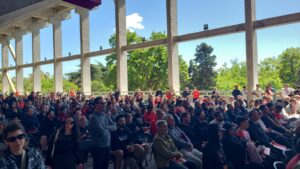 Estudiantes llevó a cabo una Asamblea caliente: ovación a Conigliaro, críticas de la nieta de Mangano y el perdón de Verón a Trebucq