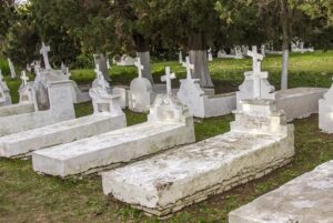 La Isla Martín García y la enigmática historia del cementerio de las cruces torcidas