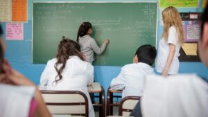 La Legislatura comenzará a discutir si los docentes viajan gratis