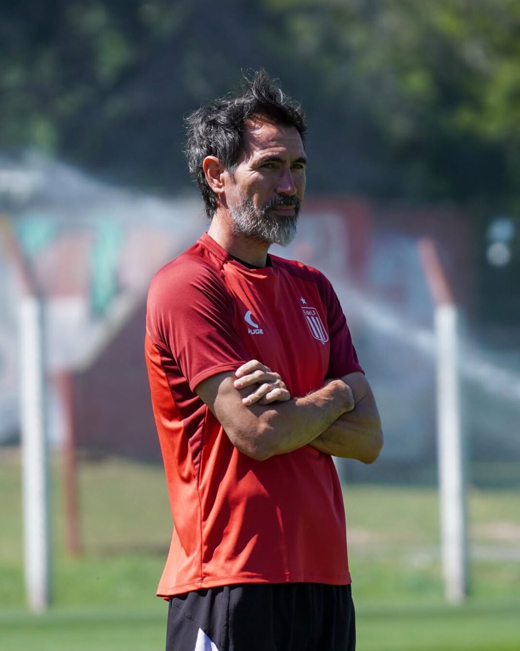 eduardo dominguez entrenador estudiantes city bell