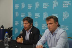 Axel Kicillof contra el pedido de reimprimir las boletas de LLA: “Justo le sobraban $15 mil millones, son unos caraduras”