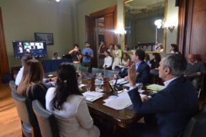 Senadores oficialistas avanzan con el INCAA bonaerense de Kicillof