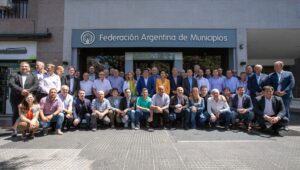 Legislatura: Buscan ponerle un tope al sueldo de los intendentes y concejales