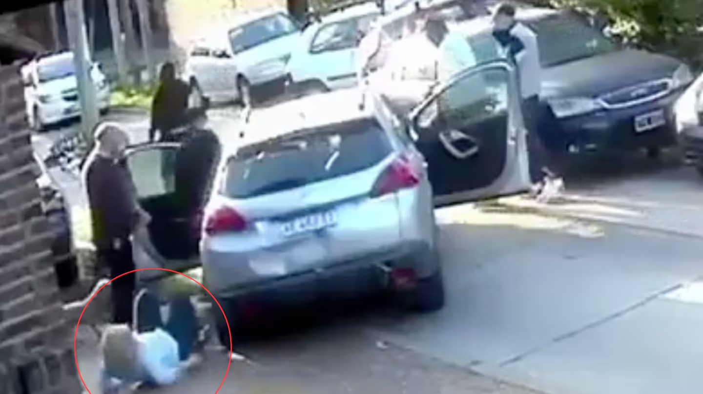 Violento robo en Ciudad Evita: una mujer sufrió un ataque de nervios en ...