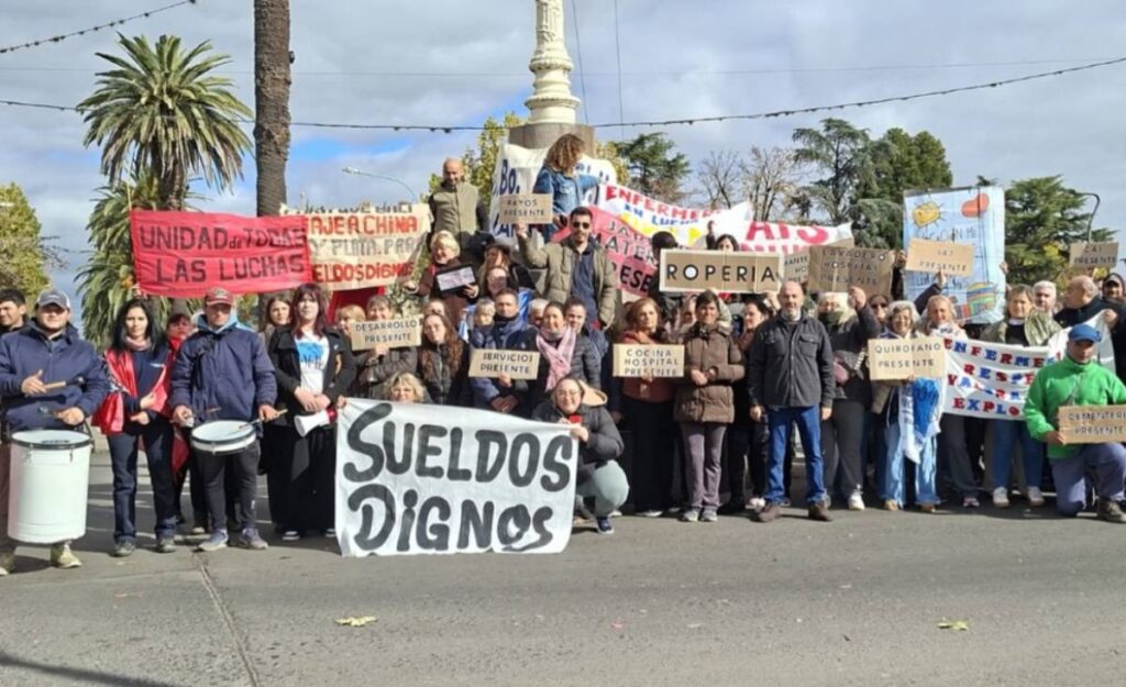 Crecen los reclamos salariales de los municipales a los intendentes: En ...