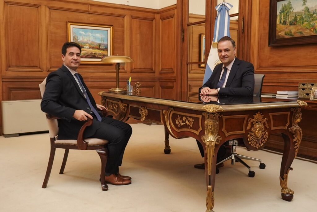 reuniones de adrian ravier y manuel adorni en casa rosada