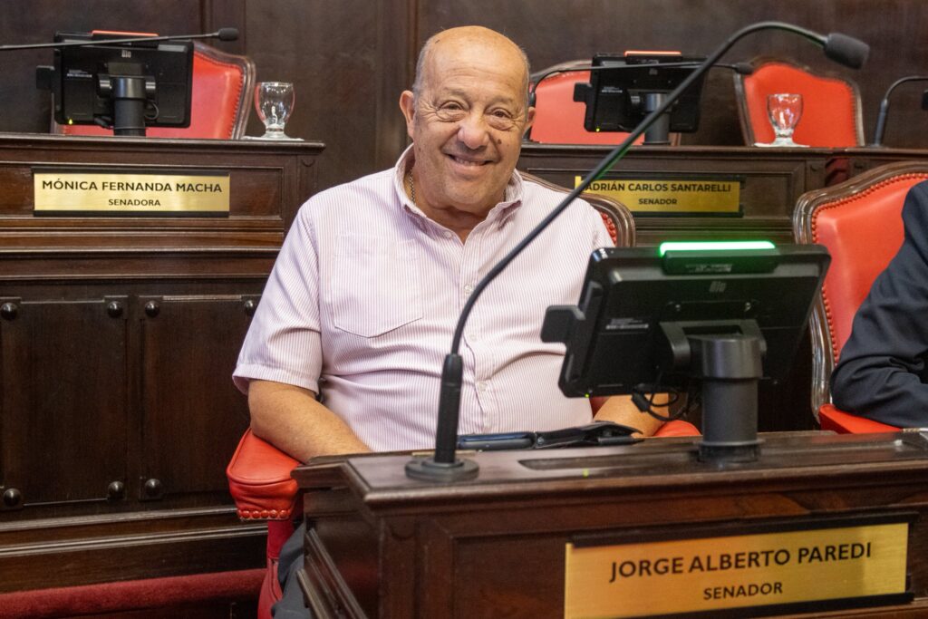 Senador Jorge Paredi (Fuerza Patria).