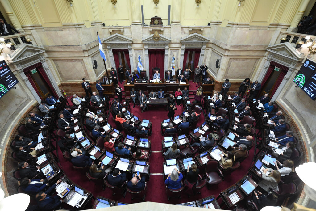 Pese a la fiebre mundialista y el debate por Malvinas, Milei consiguió quórum para avanzar con la venta de tierras a extranjeros