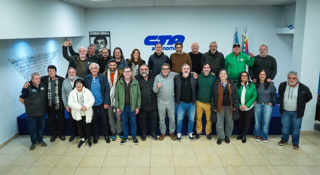 cachorro godoy, rodolfo aguiar y roberto baradel, entre otros dirigentes gremiales celebran el triunfo en las elecciones de la cta autonoma