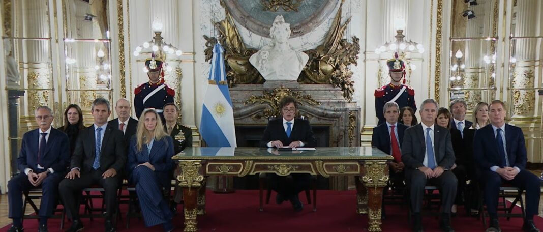 javier milei y su gabinete en cadena nacional