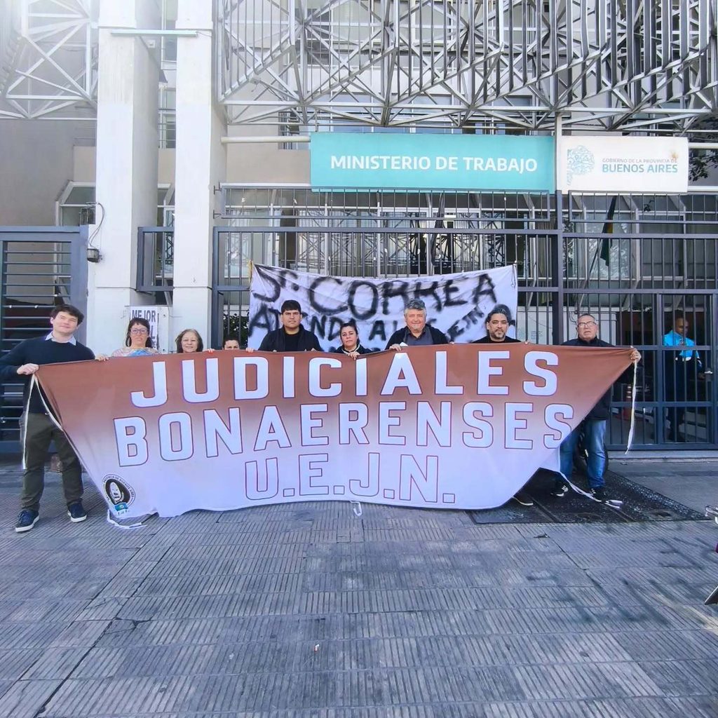 marcha de trabajadores judiciales nucleados en la uejn al ministerio de trabajo bonaerense